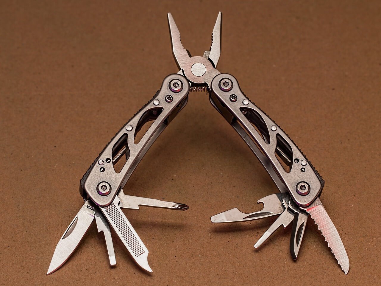 Multi Tool Outdoor Survival Skills On A Budget